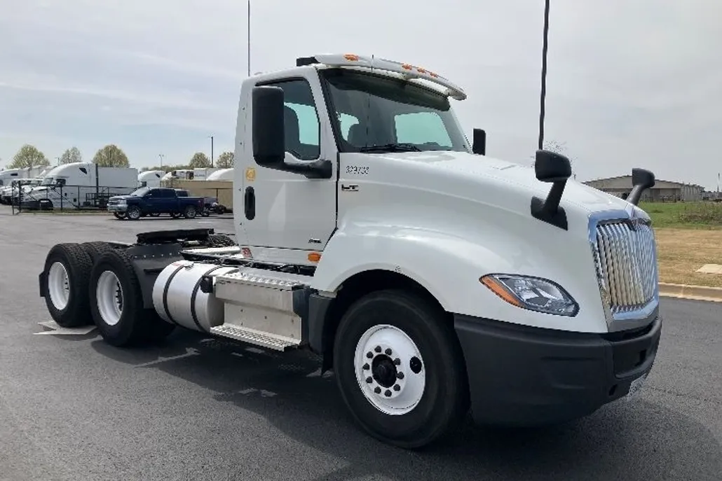 2019 International LT625 LT photo 1