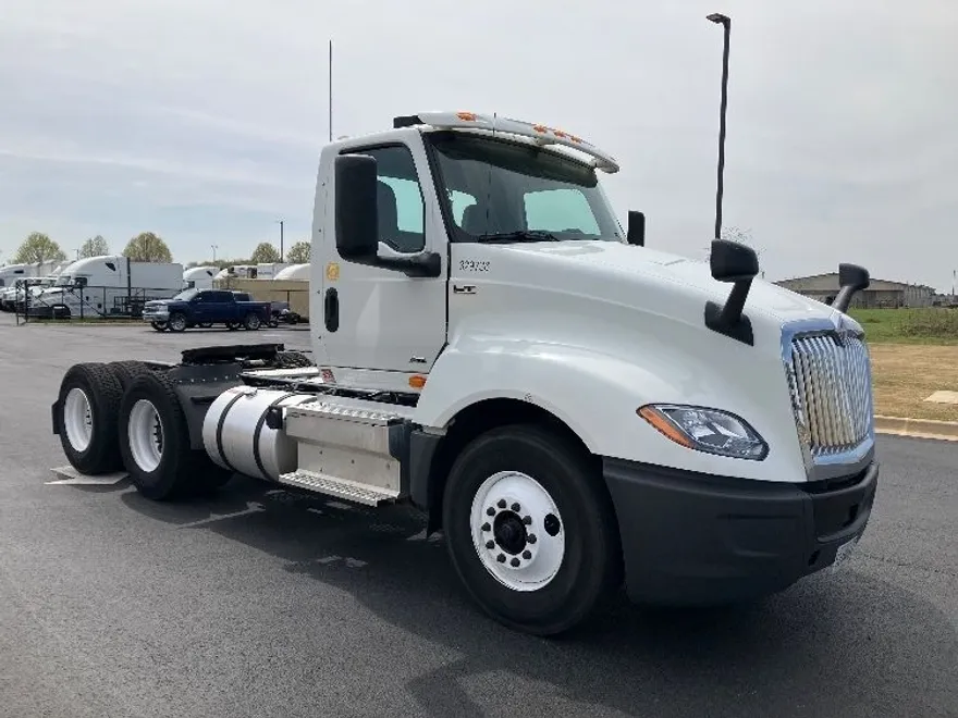 2019 International LT625 LT photo 1