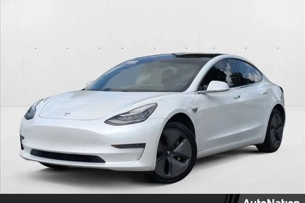 2020 Tesla Model 3 Standard Range photo 1