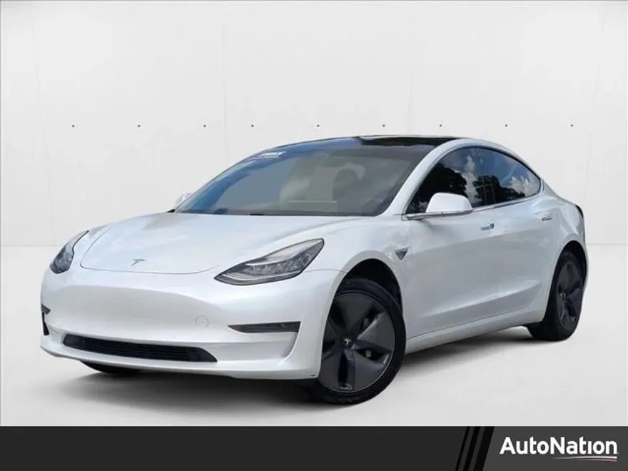 2020 Tesla Model 3 Standard Range photo 1
