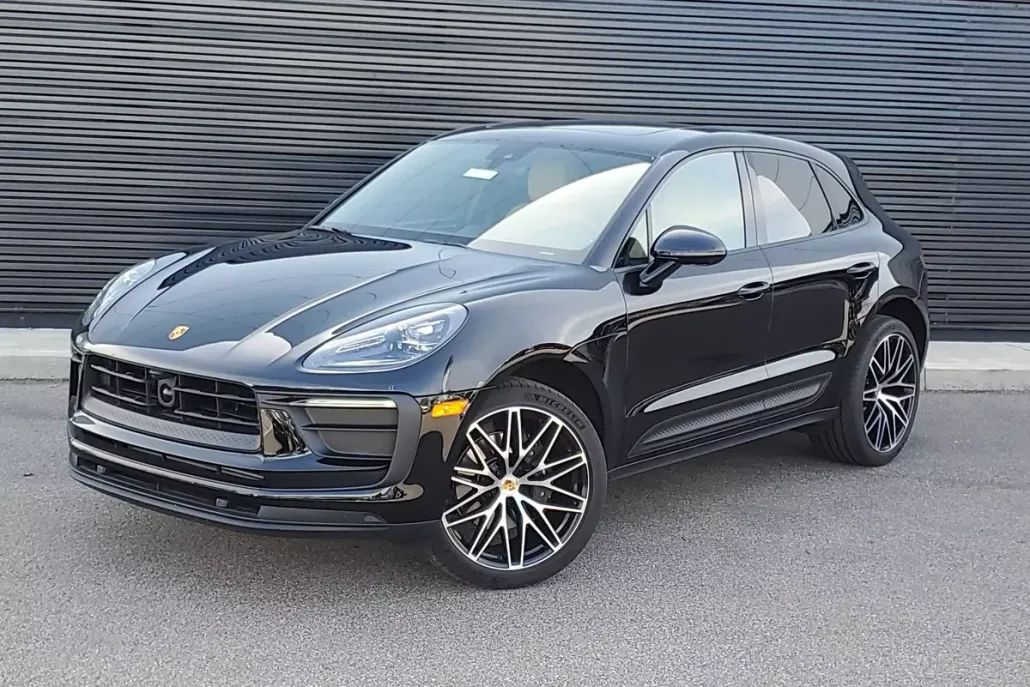2025 Porsche Macan photo 1