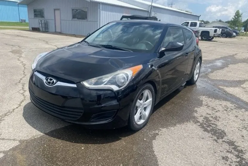 2015 Hyundai Veloster Base photo 1