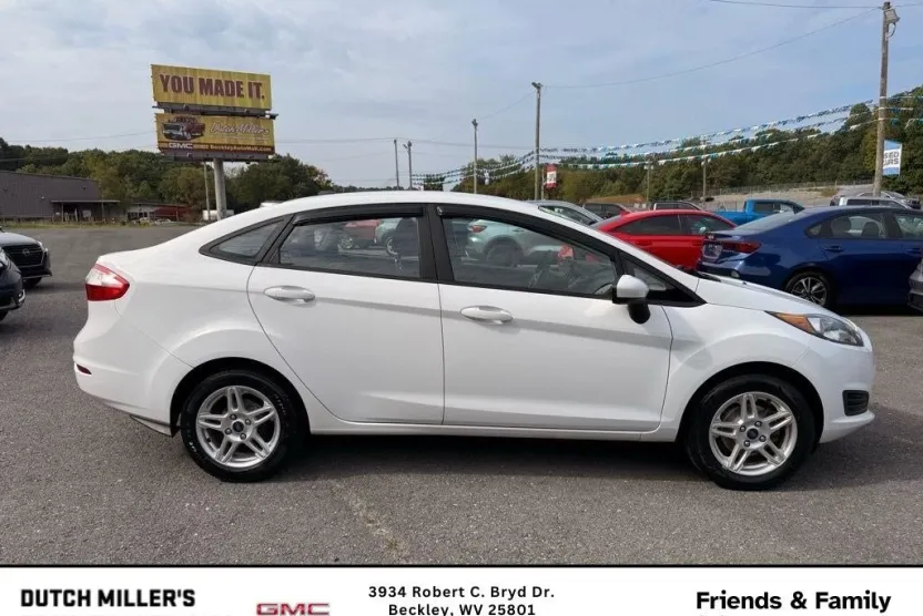 2018 Ford Fiesta SE photo 1
