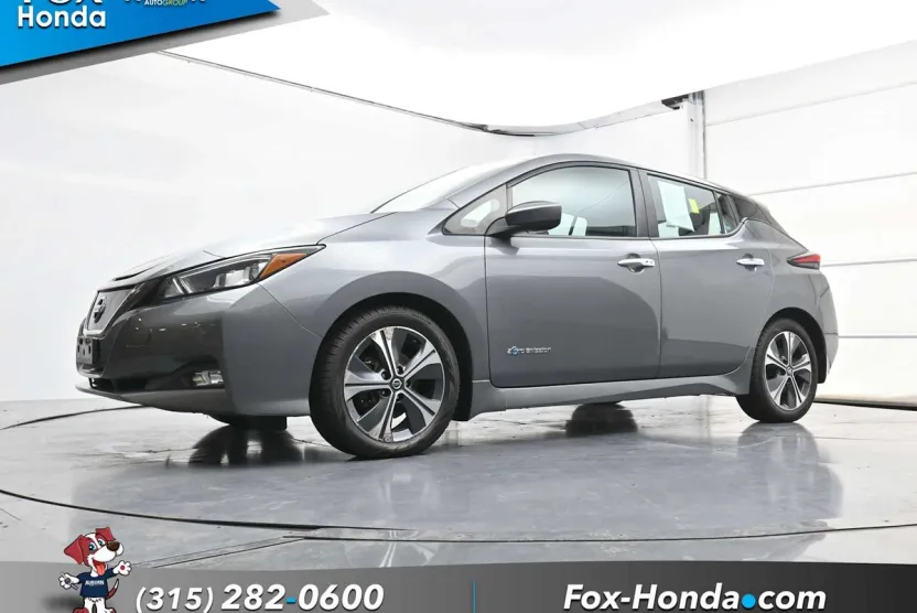 2018 Nissan Leaf SV photo 1