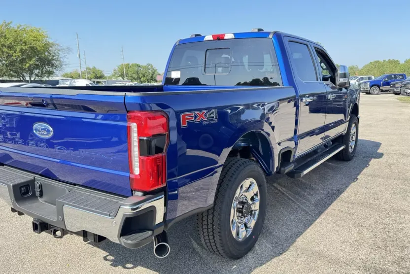 2026 Ford F-250 Lariat photo 1