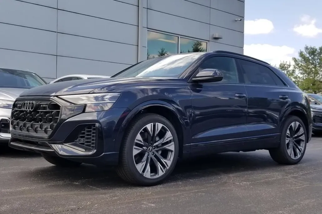 2025 Audi Q8 55 Prestige photo 1