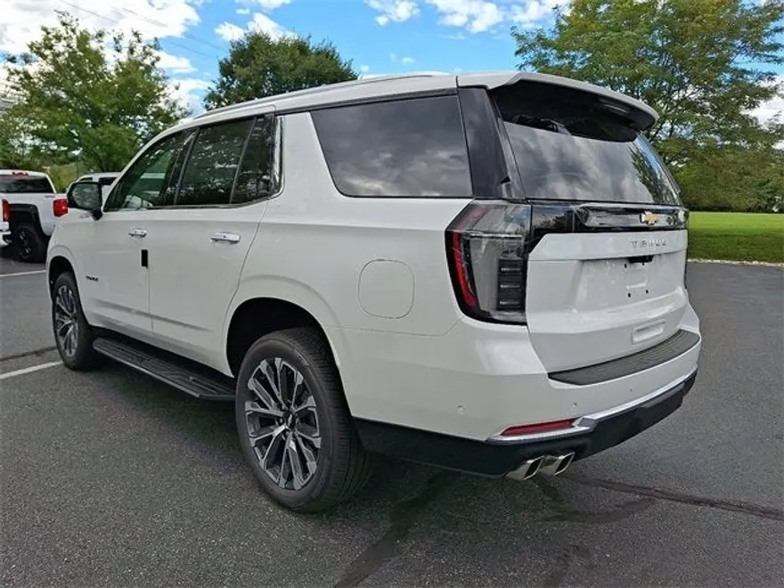 2025 Chevrolet Tahoe High Country photo 1