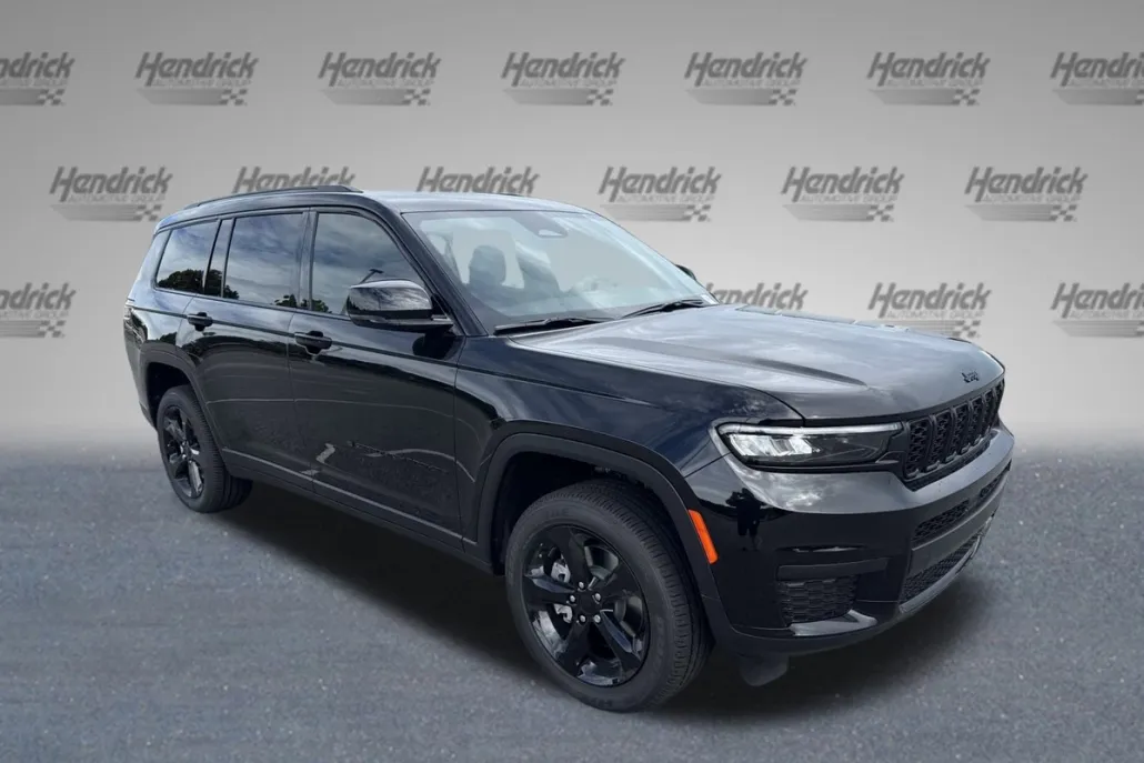 2025 Jeep Grand Cherokee Laredo Altitude photo 1