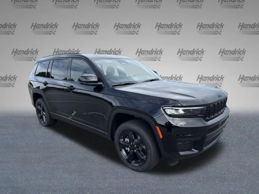 2025 Jeep Grand Cherokee Laredo Altitude photo 1