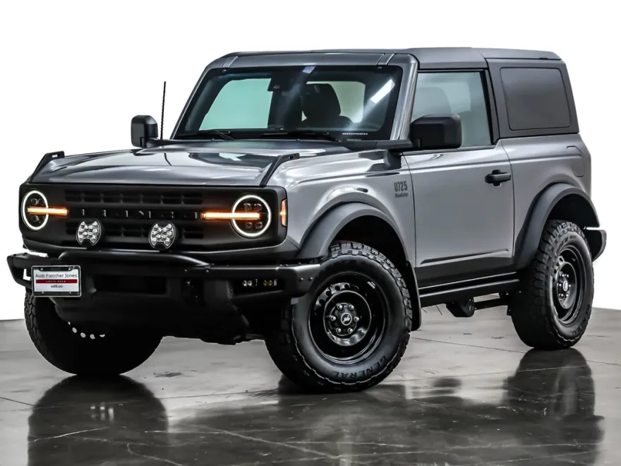 2021 Ford Bronco Black Diamond photo 1