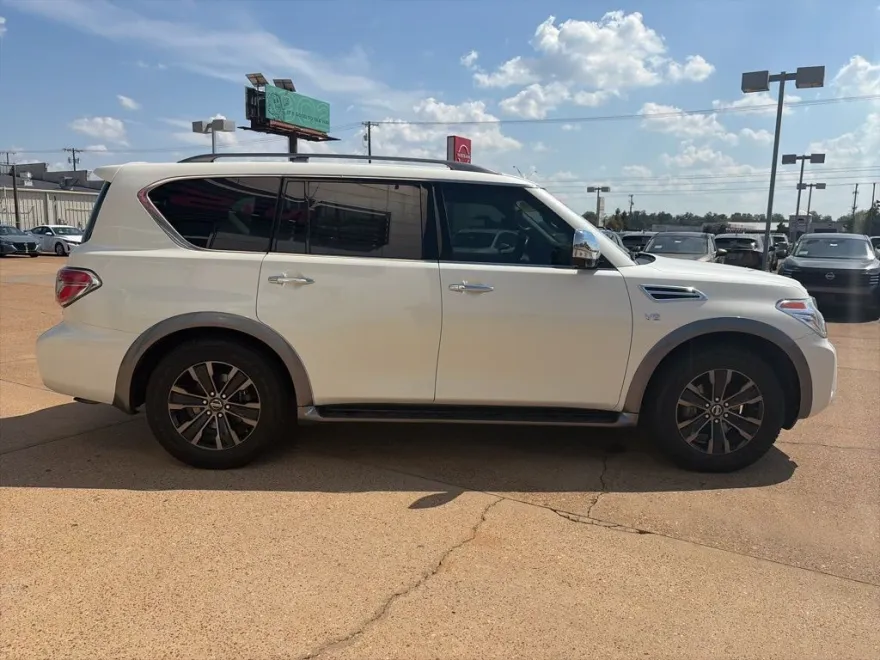 2018 Nissan Armada Platinum photo 1