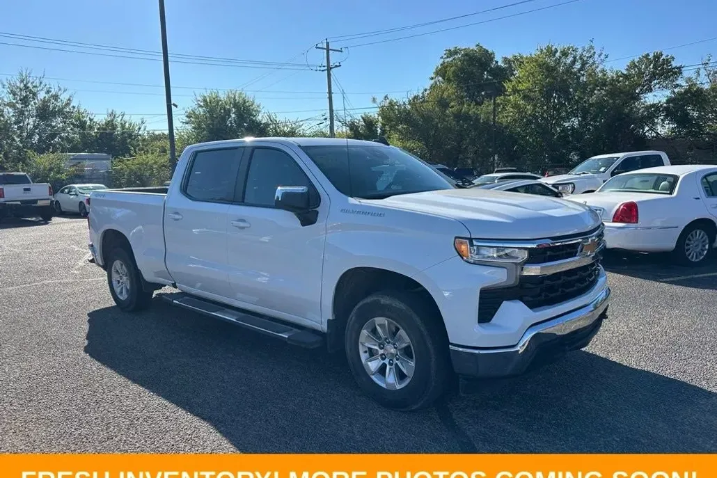 2023 Chevrolet Silverado 1500 LT photo 1