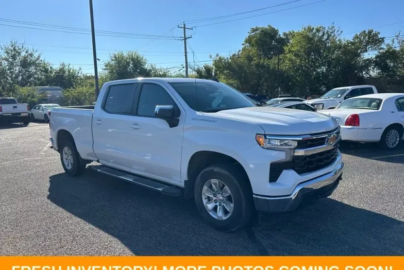 2023 Chevrolet Silverado 1500 LT photo 1