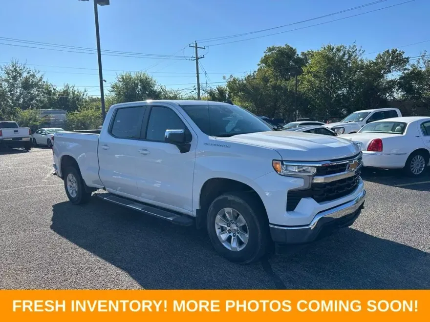 2023 Chevrolet Silverado 1500 LT photo 1