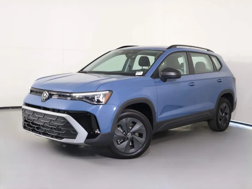 2025 Volkswagen Taos S photo 1