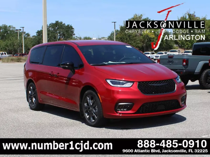 2026 Chrysler Pacifica photo 1