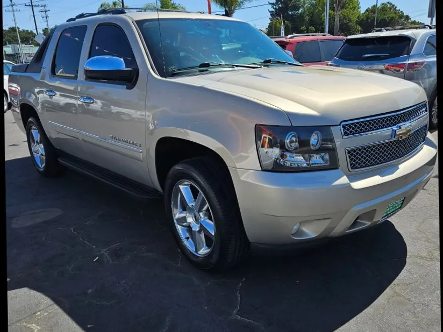 2009 Chevrolet Avalanche LTZ photo 1