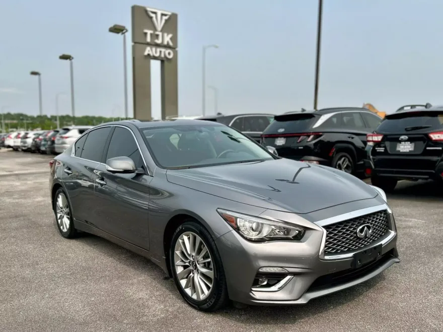 2021 Infiniti Q50 LUXE photo 1