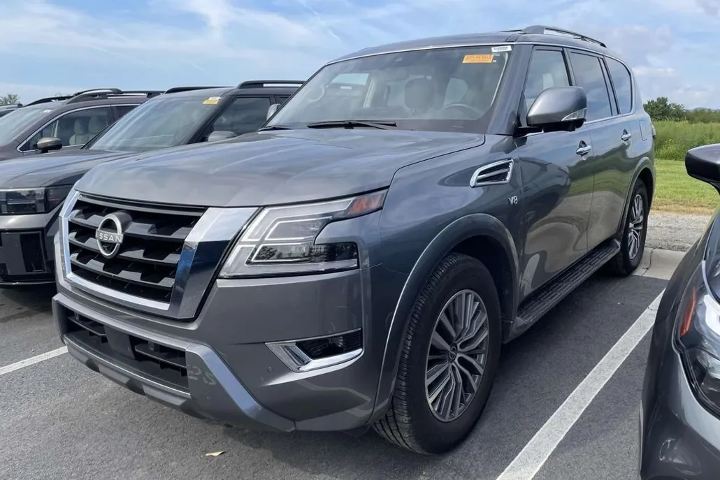 2022 Nissan Armada SL photo 1