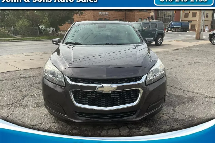 2015 Chevrolet Malibu 1LT photo 1
