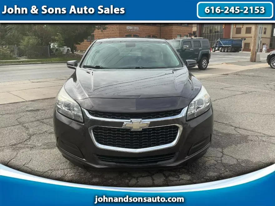 2015 Chevrolet Malibu 1LT photo 1
