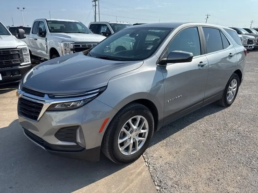 2024 Chevrolet Equinox LT photo 1
