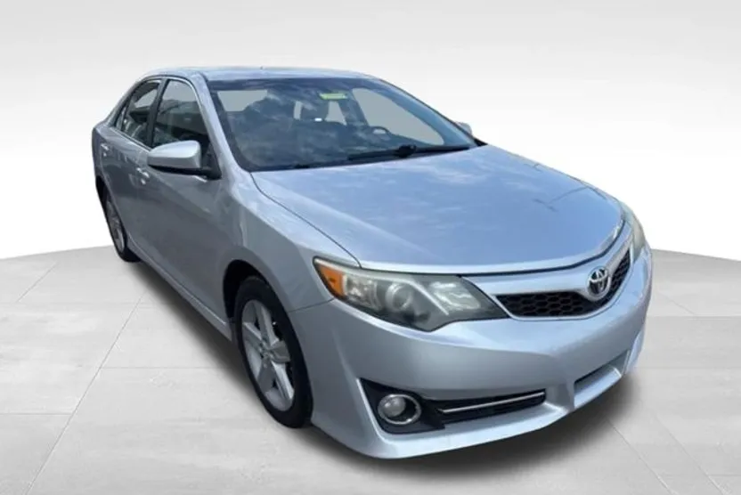 2012 Toyota Camry XLE photo 1