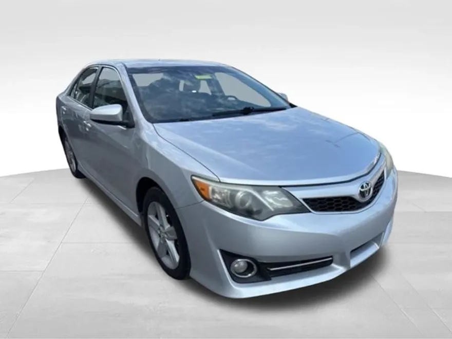 2012 Toyota Camry XLE photo 1