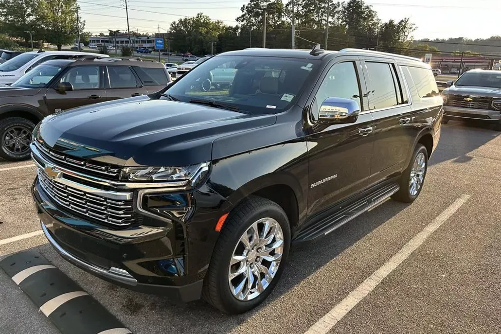 2022 Chevrolet Suburban Premier photo 1