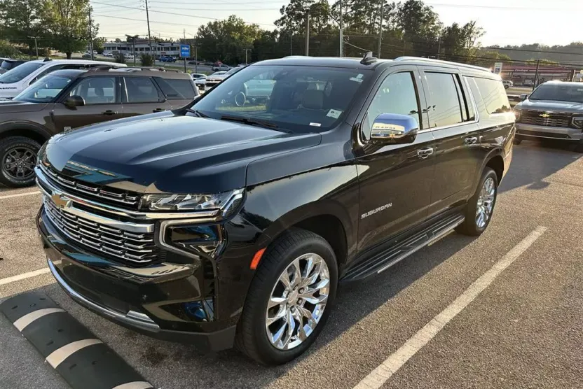 2022 Chevrolet Suburban Premier photo 1