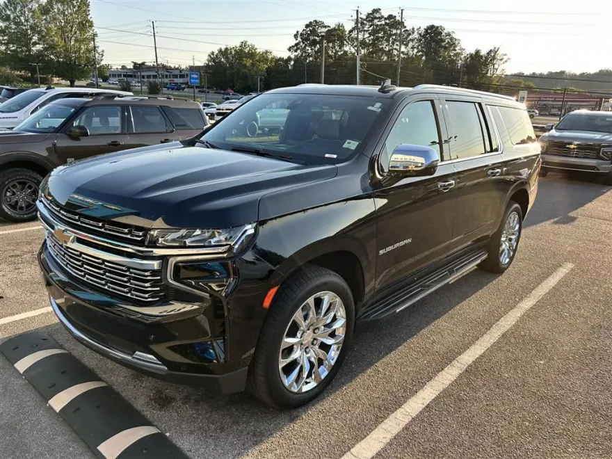 2022 Chevrolet Suburban Premier photo 1