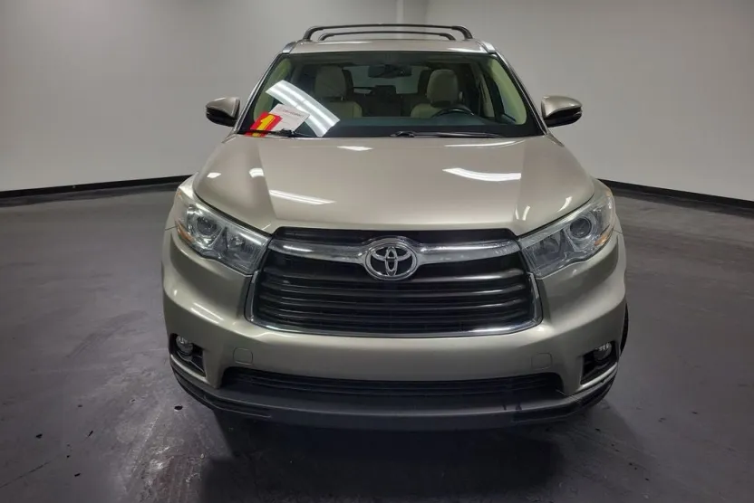 2015 Toyota Highlander XLE photo 1
