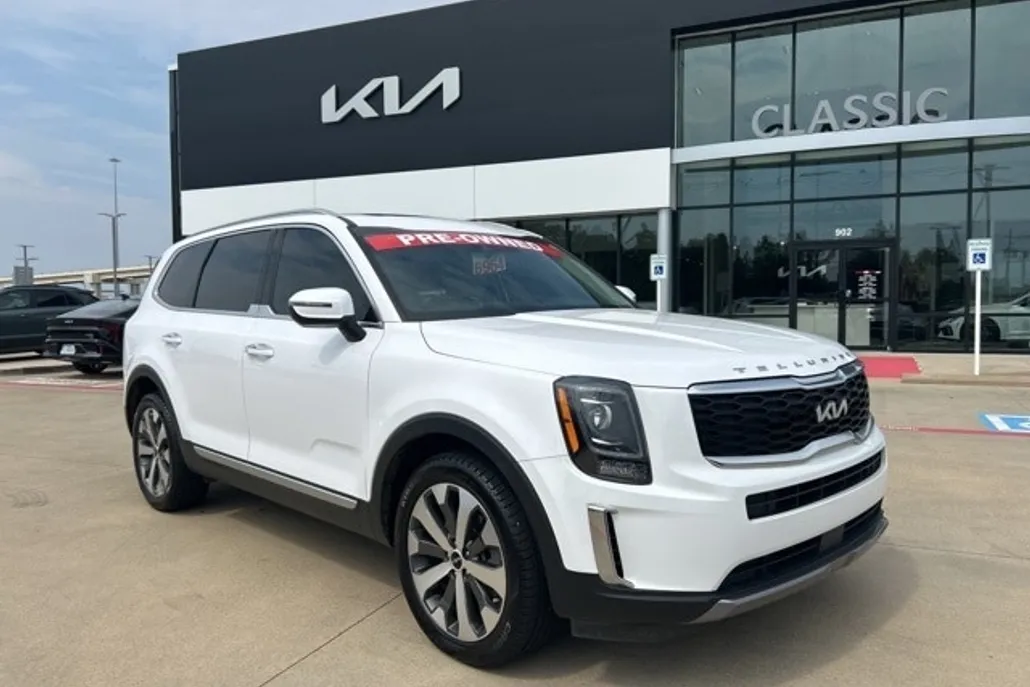 2022 Kia Telluride S photo 1