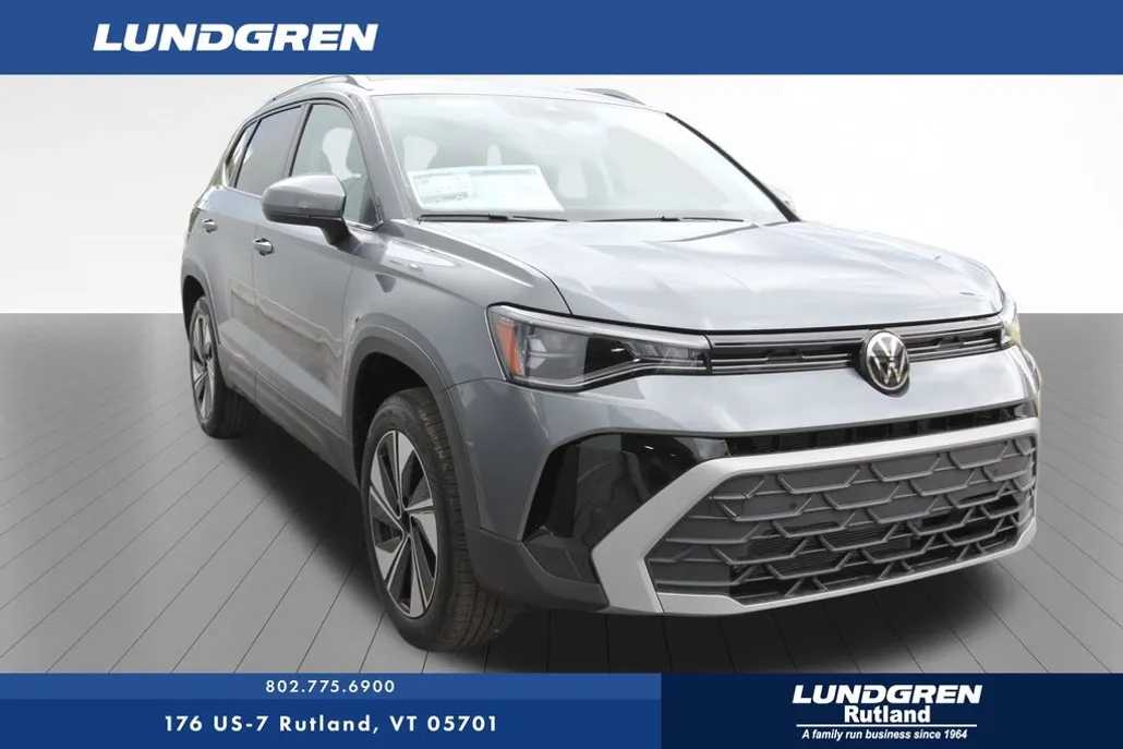 2025 Volkswagen Taos SE photo 1