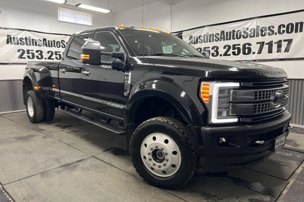 2017 Ford F-450 Platinum photo 1