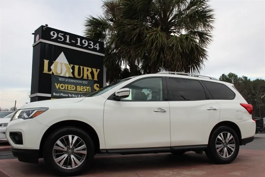 2020 Nissan Pathfinder SL photo 1