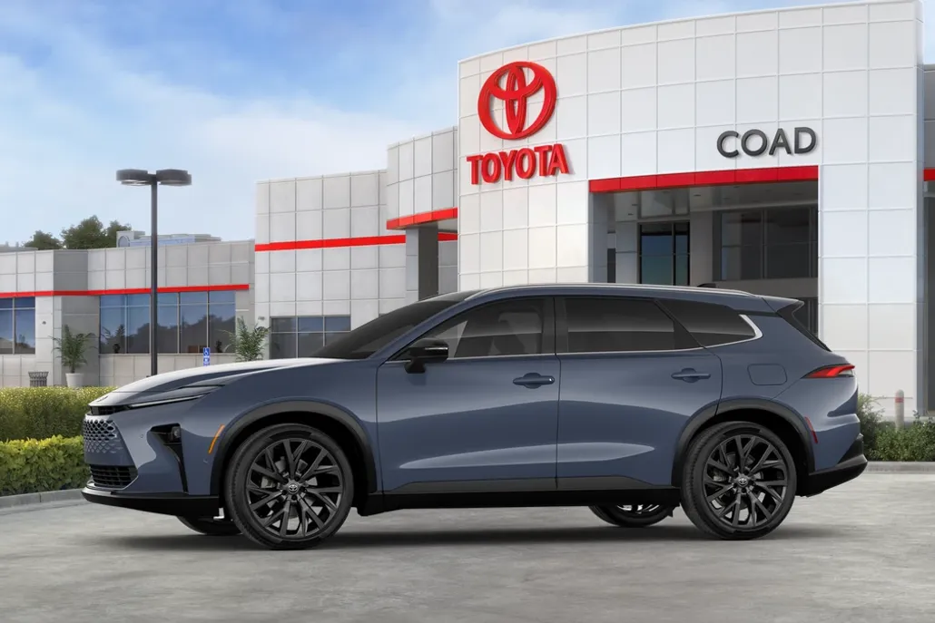 2025 Toyota Crown Signia Limited photo 1