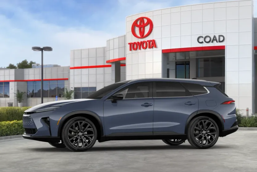 2025 Toyota Crown Signia Limited photo 1
