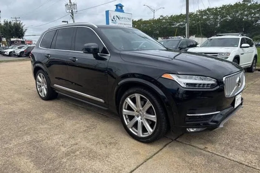 2016 Volvo XC90 T6 photo 1