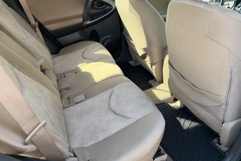 2011 Toyota RAV4 Base photo 1