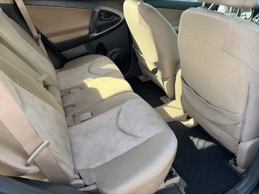 2011 Toyota RAV4 Base photo 1