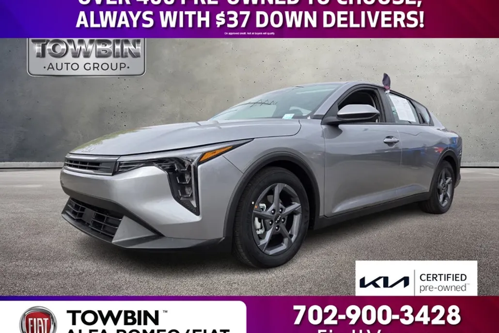 2025 Kia K4 LXS photo 1