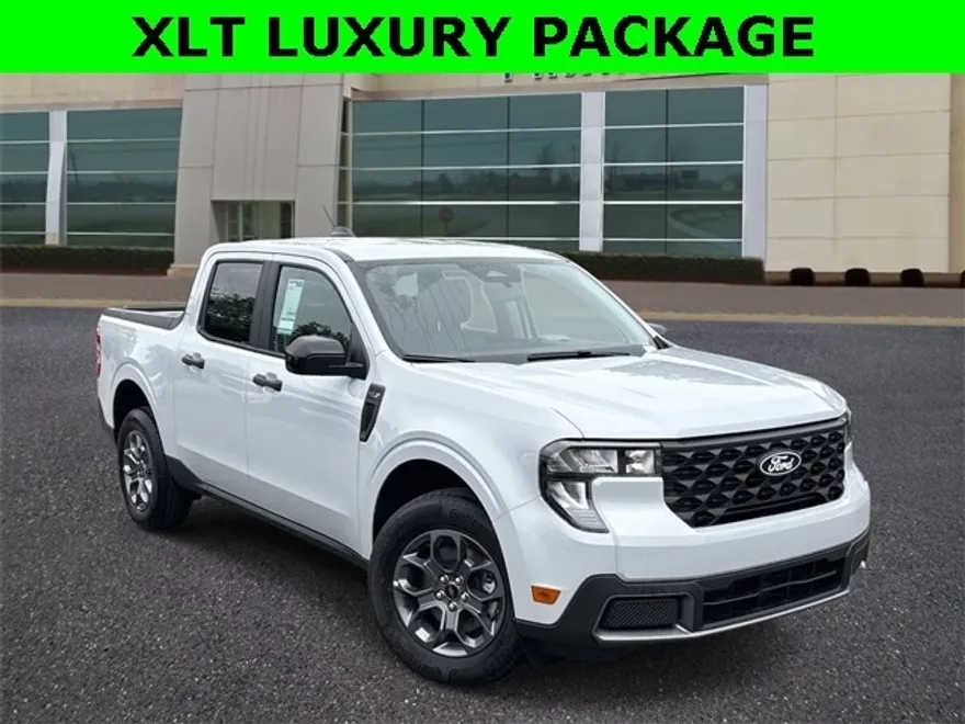 2025 Ford Maverick XLT photo 1