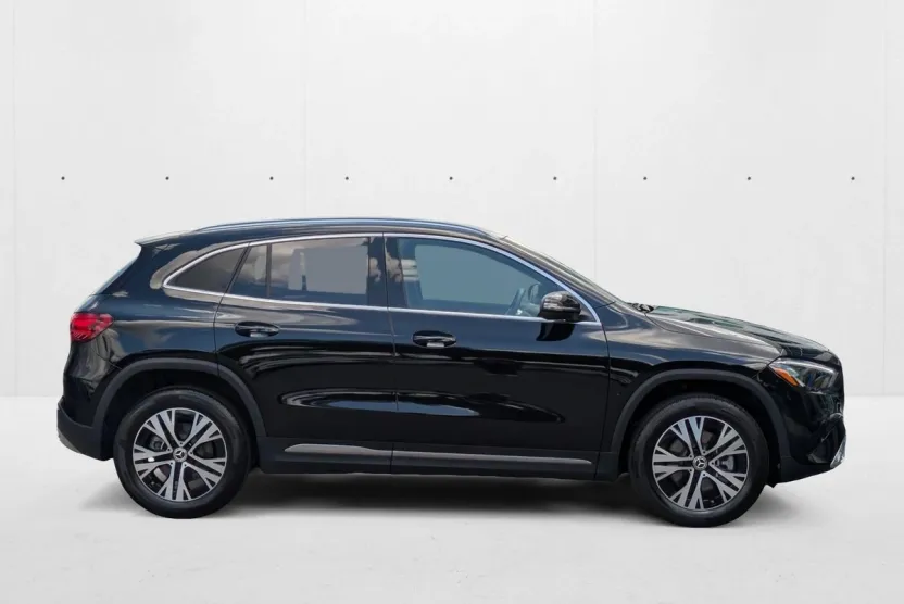 2025 Mercedes Benz GLA 250 photo 1