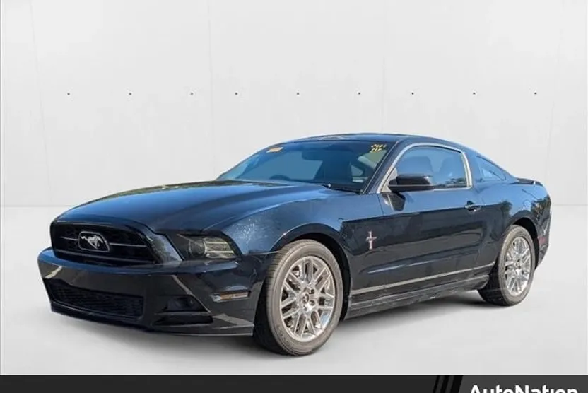 2014 Ford Mustang V6 Premium photo 1