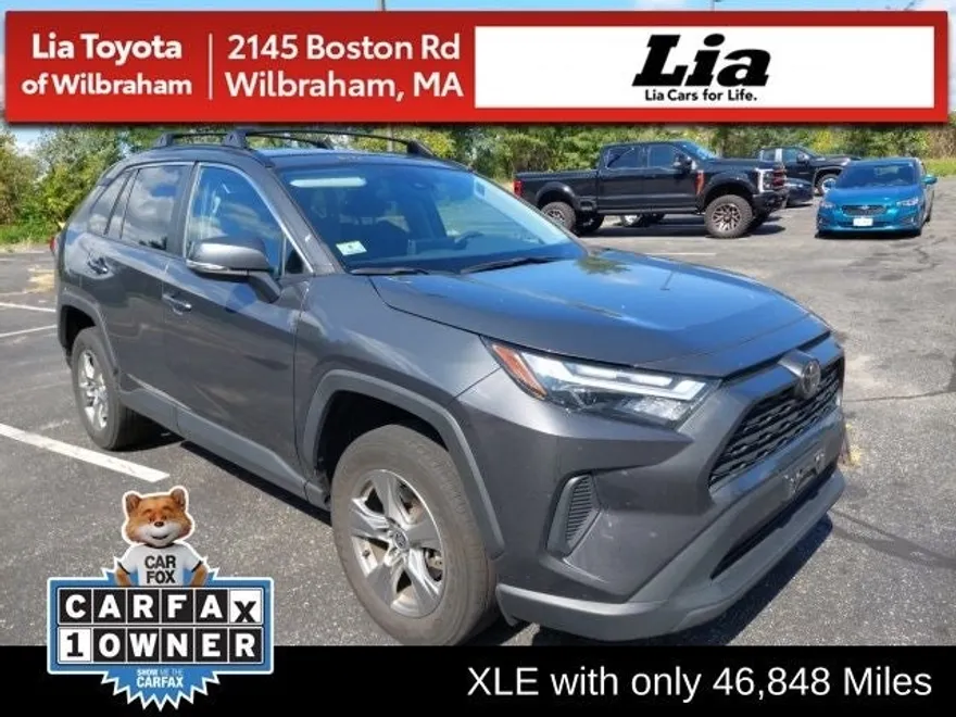 2023 Toyota RAV4 XLE photo 1