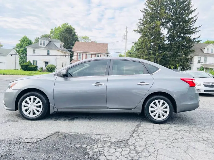 2017 Nissan Sentra S photo 1