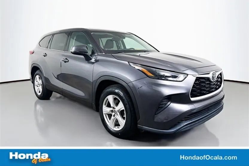 2022 Toyota Highlander L photo 1