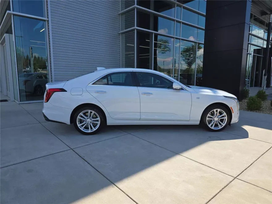2023 Cadillac CT4 Luxury photo 1