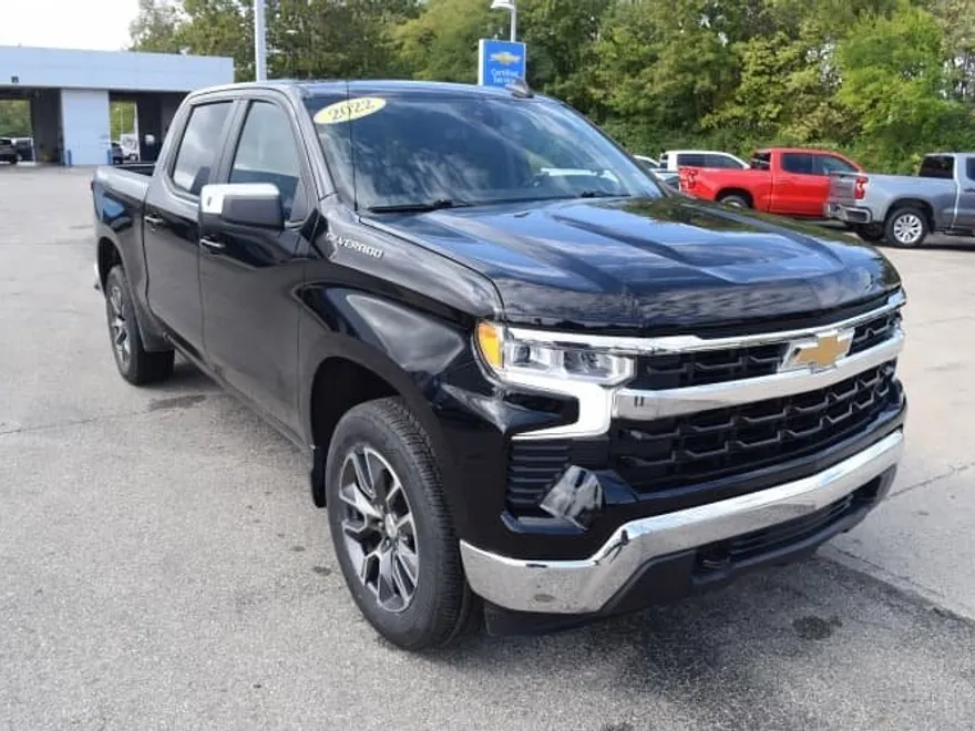 2022 Chevrolet Silverado 1500 LT photo 1